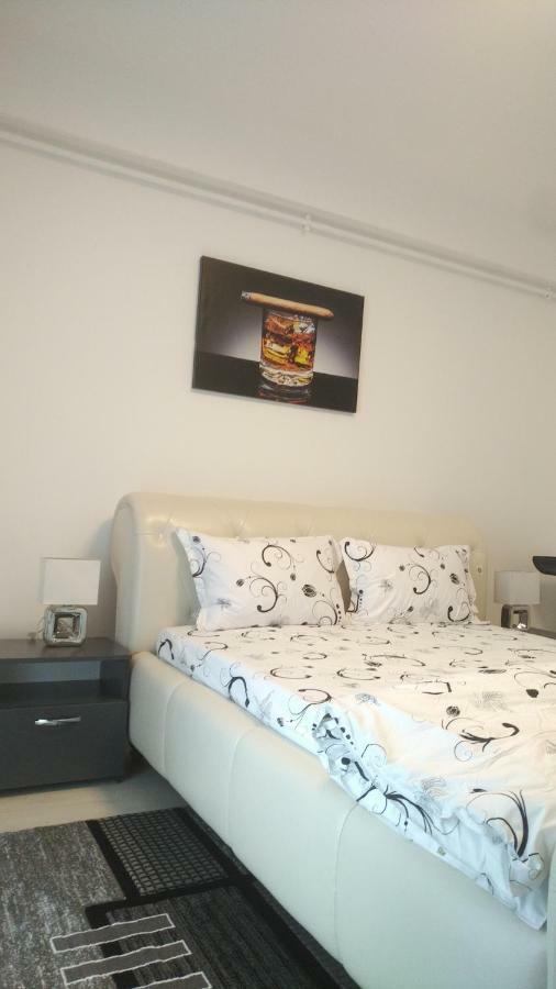 Summerland Apartment